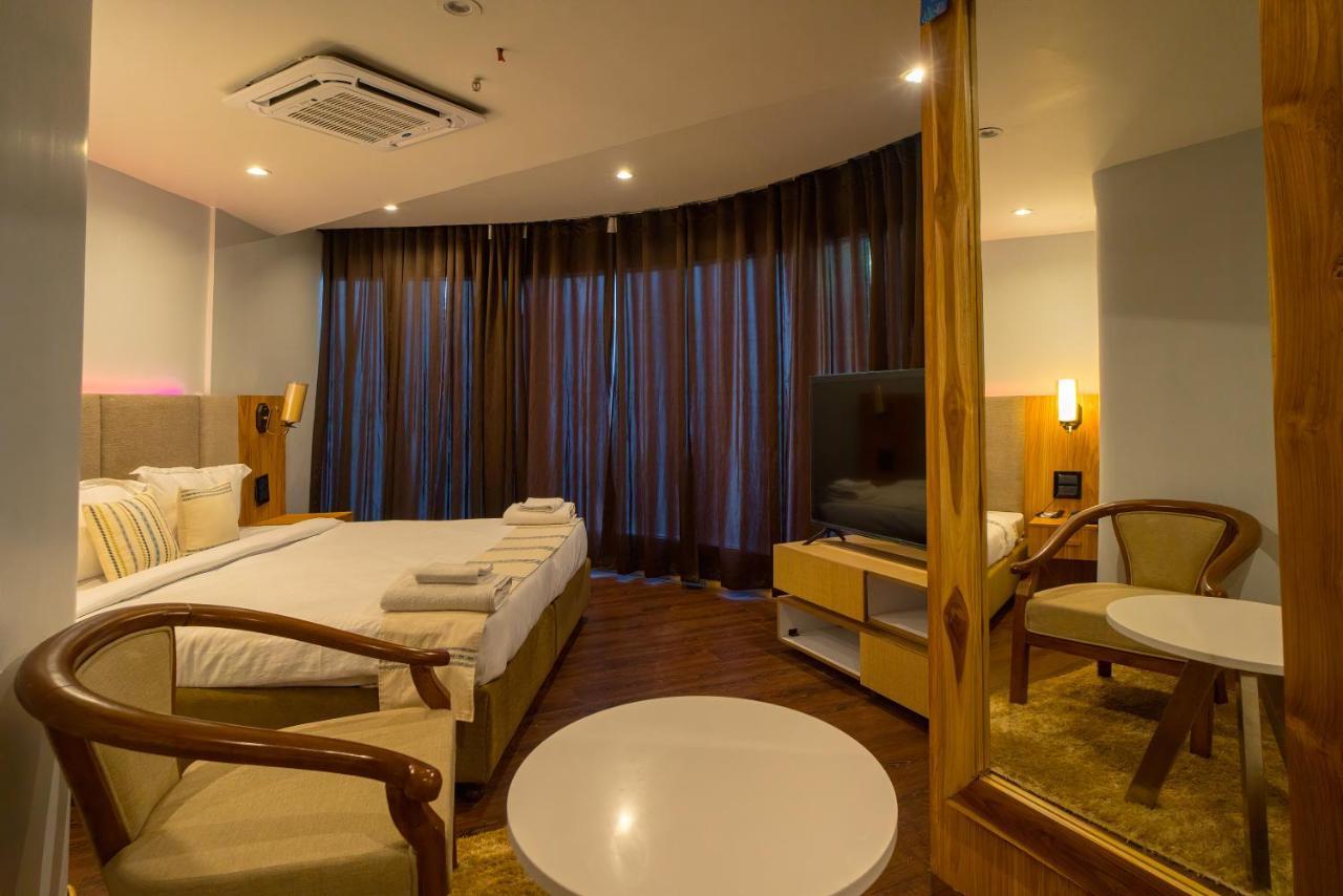 Emerald Hotel Āīzawl Eksteriør billede